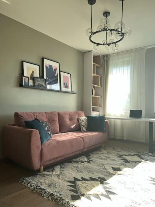 Luxury Pearl With Parking Place In Holesovice — Photos 3